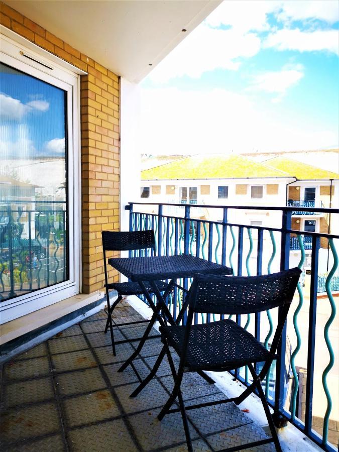 شقة Marina Living With Parking, Balcony, Quiet And Secure برايتون المظهر الخارجي الصورة