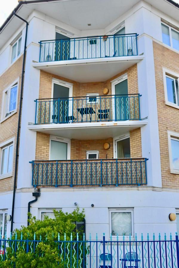 شقة Marina Living With Parking, Balcony, Quiet And Secure برايتون المظهر الخارجي الصورة